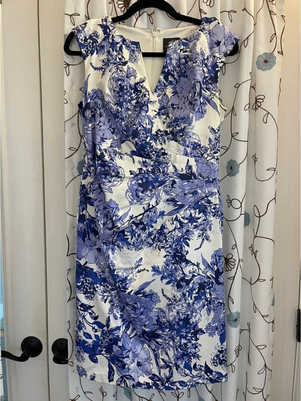 Like New Women's Sz 6P Adrianna Papell Blue Floral Sheath Dress - Picture 1 of 7